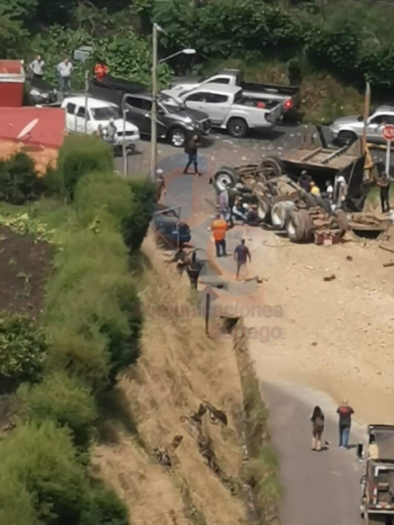 Hombre Muere Tras Volcarse En Una Vagoneta