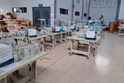Imagen de Manos que Transforman con entrega de equipo en Pérez Zeledón