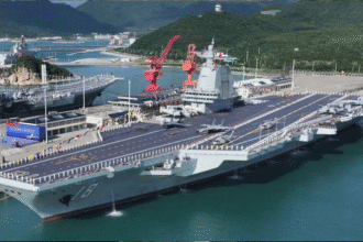 Portaaviones Fujian en ceremonia oficial