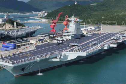 Portaaviones Fujian en ceremonia oficial