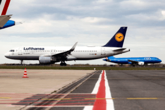 viajar en avión: pasajeros abordando un avión en 2026