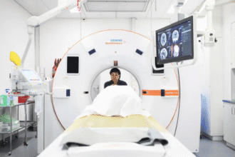 paciente realizándose una resonancia magnética diagnóstico precoz