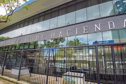 Autoridades presentan revisión del Plan financiamiento 2025