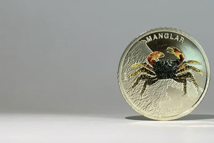 Moneda coleccionable del cangrejo violinista emitida por el Banco Central de Costa Rica.
