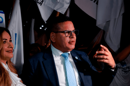  Fabricio Alvarado reclama a Teletica por posible exclusión