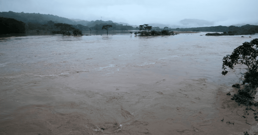  Tormenta tropical Cristina provoca 18 inundaciones