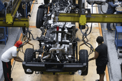 ¿Peligro para la tecnología mundial? Los aranceles que podrían cambiar el precio de tu próximo carro
