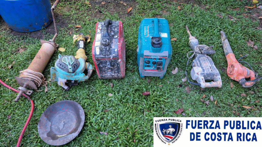 Oficiales inspeccionan maquinaria decomisada en cuartería ilegal de Cutris.