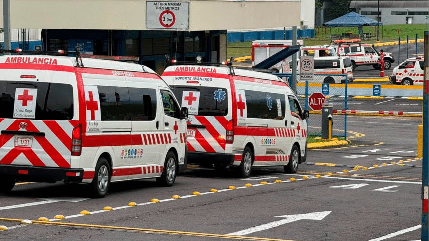 Personal de la Cruz Roja durante atención de emergencia en Costa Rica – Crisis Cruz Roja