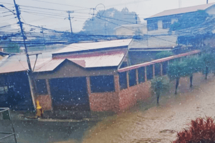  Clima: Vientos de 94 km/h y alerta por suelos saturados
