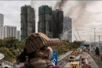 Imagen de incendio en Hong Kong con 156 víctimas
