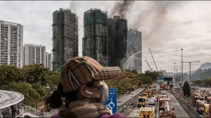 Imagen de incendio en Hong Kong con 156 víctimas