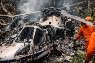 Accidente fatal: Se estrella helicóptero en Indonesia con 8 personas a bordo