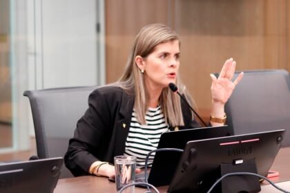 Laura Fernández