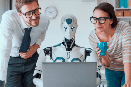 Persona emprendedora crea el sitio web