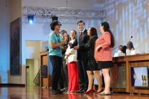 Víctor Rojas y Matías Andino se coronan con oro absoluto en las Olimpiadas de Química y de Ciencias