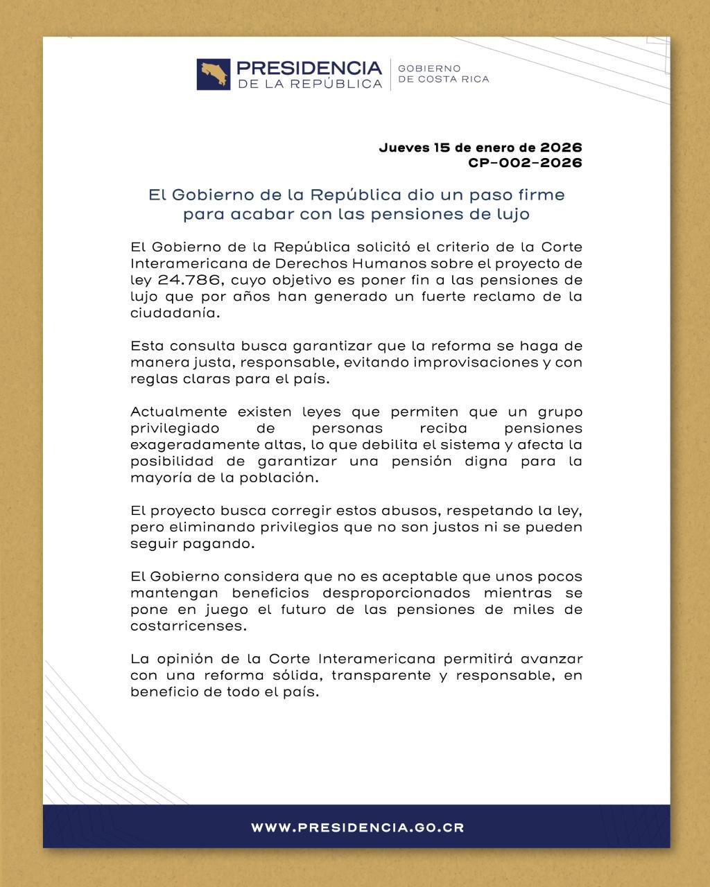 Fachada de Casa Presidencial en Costa Rica con mensaje sobre reforma a las pensiones de lujo